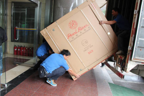 凉山钢琴贵重工艺品无忧运
